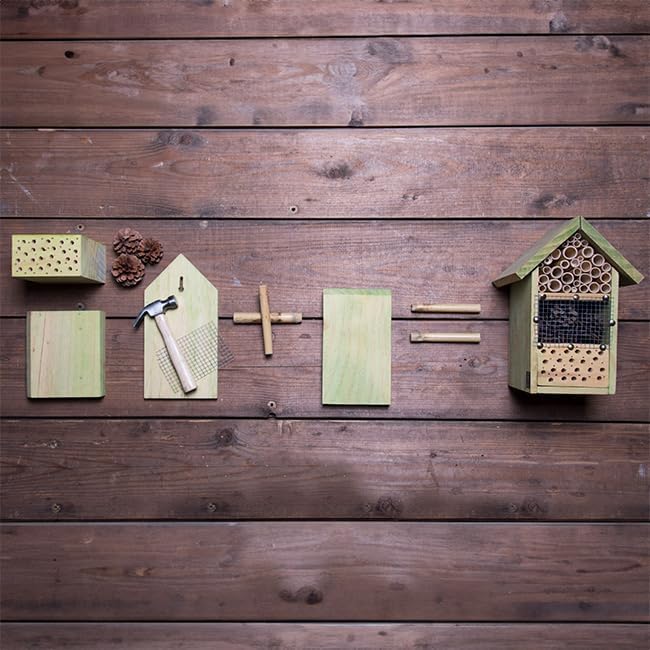 Esschert Design Build It Yourself Bird House Kits, Club Pack of 4 Wooden DIY Bluebird and Wren Houses with Precut Panels, Nails, Glue and Hammer, Kids Craft and Nature Project
