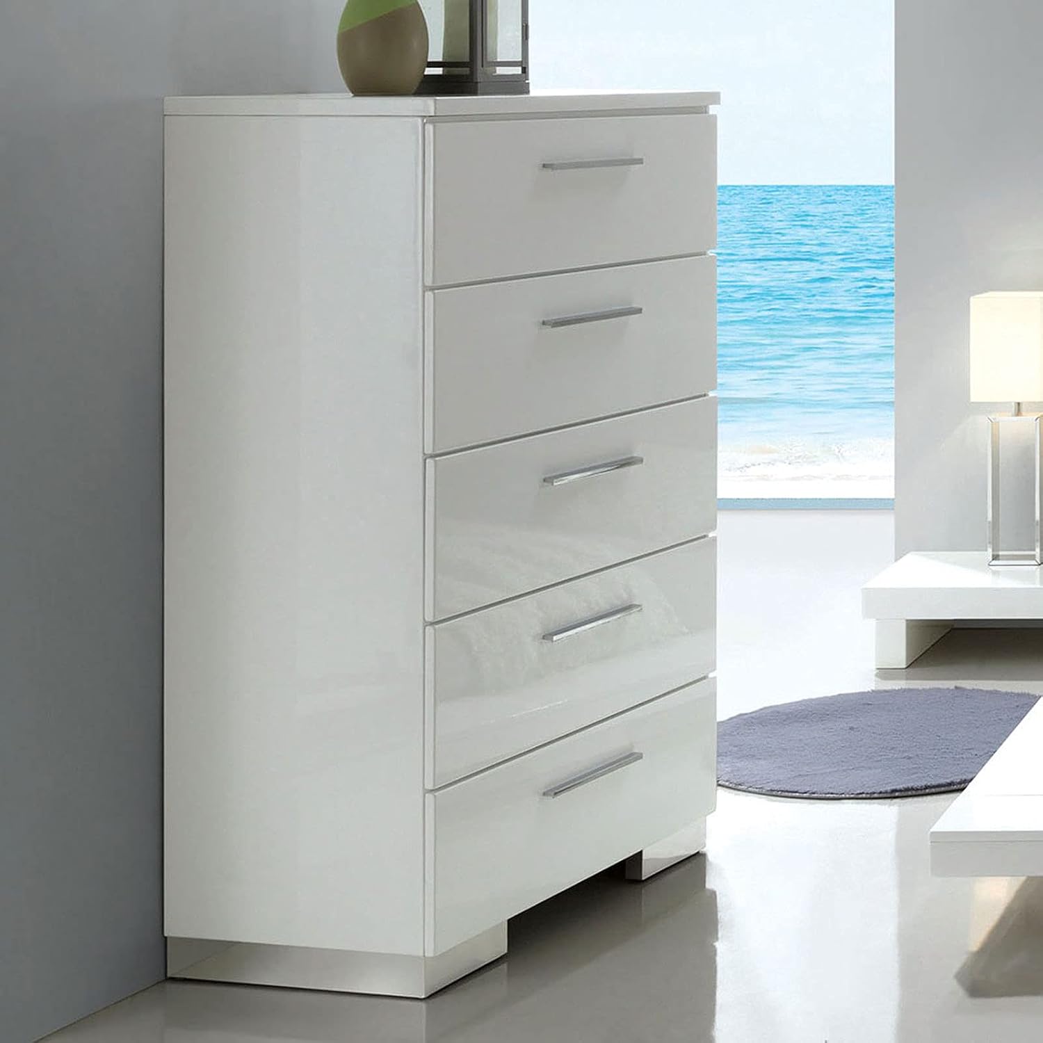 MASARA 5-Piece Contemporary Bedroom Set in White Finish with Low Profile Bed, Padded Leatherette Headboard, High Gloss Lacquer Finish, Solid Wood and Veneer (Queen)
