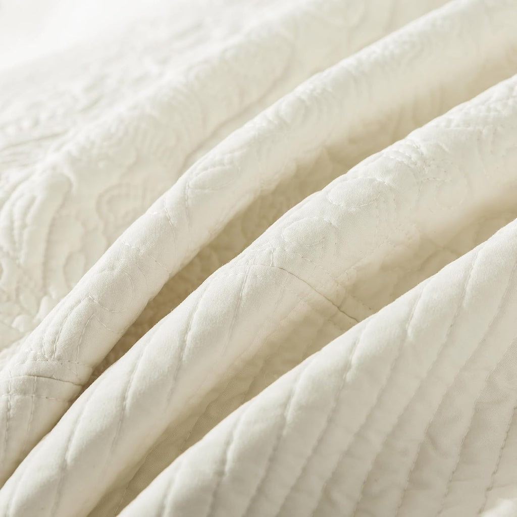 HoneiLife Oversized King Bedspreads 128x120 - California King Quilts 4-Piece, Cal King Quilt Sets,Rustic Bedding Sets King Size,Reversible Coverlets Lightweight Bedlinen Set for All Season Use-Beige