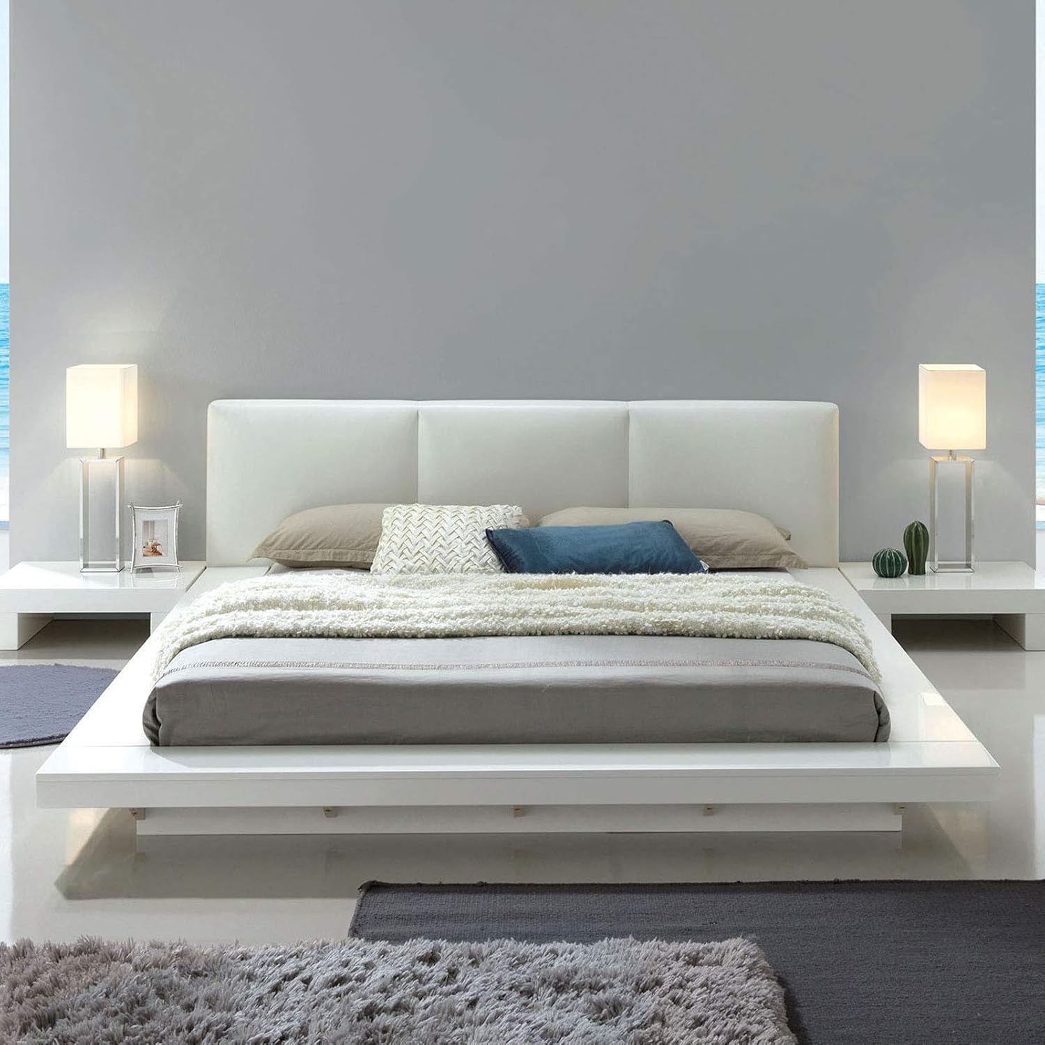 MASARA 5-Piece Contemporary Bedroom Set in White Finish with Low Profile Bed, Padded Leatherette Headboard, High Gloss Lacquer Finish, Solid Wood and Veneer (Queen)