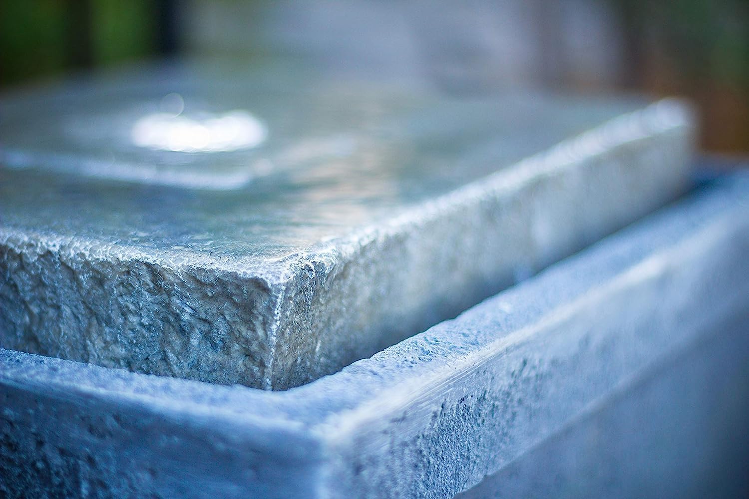 19' Stone Chest Fountain and Birdbath with LED Lights