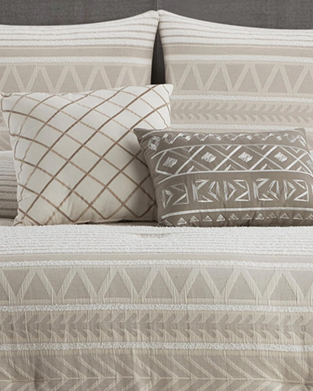 LANCO MODERN LIFESTYLE Cotton Comforter Set Queen, Gorgeous Geometric Jacquard, Beige Soft Lightweight Bedding Set for All Seasons, Bedskirt, Pillow Shams and Decor Pillows