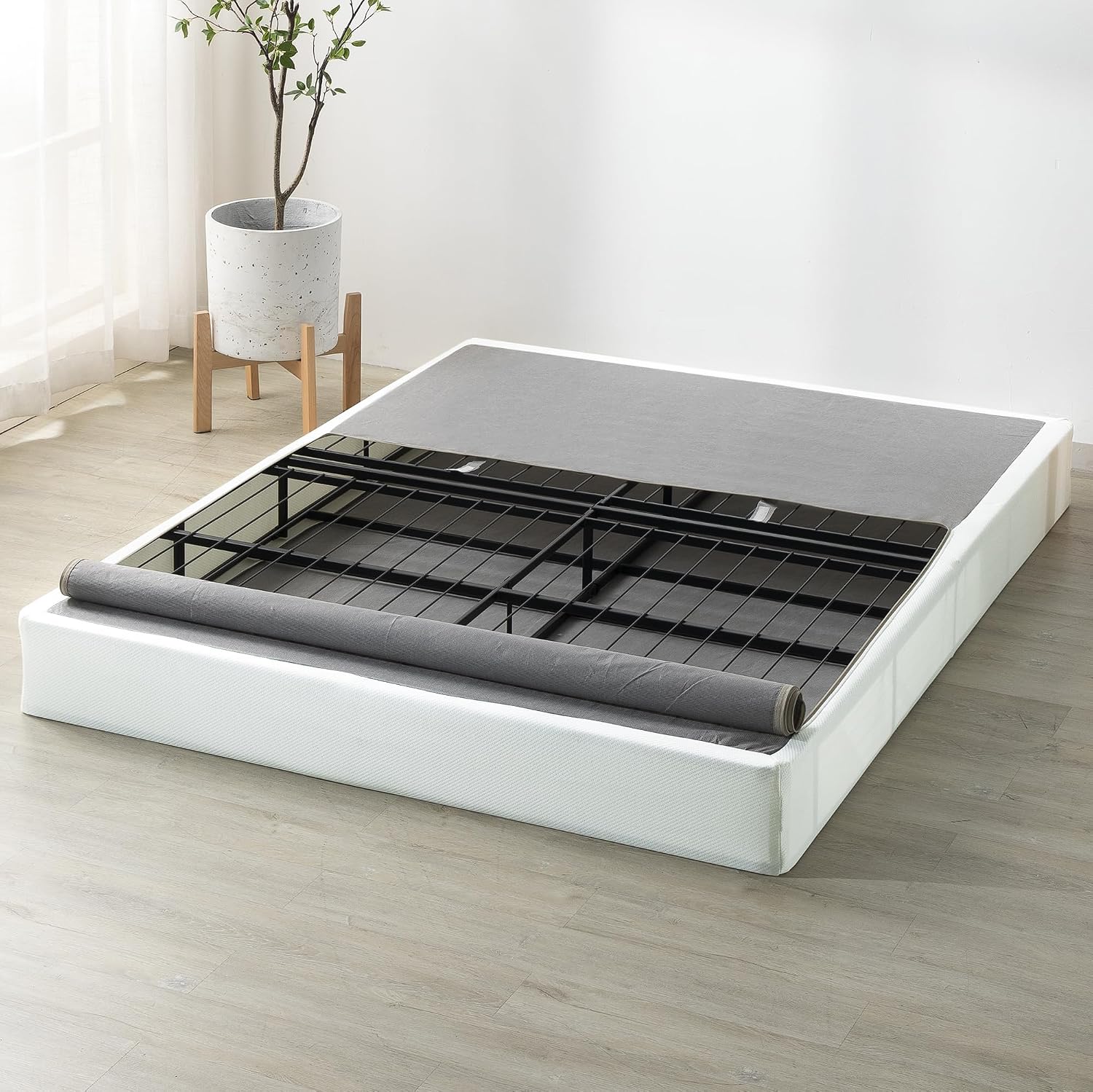 ZINUS 7.5 Inch Box Spring with Cover, No Assembly Mattress Foundation, Sturdy Metal Structure, Full, White