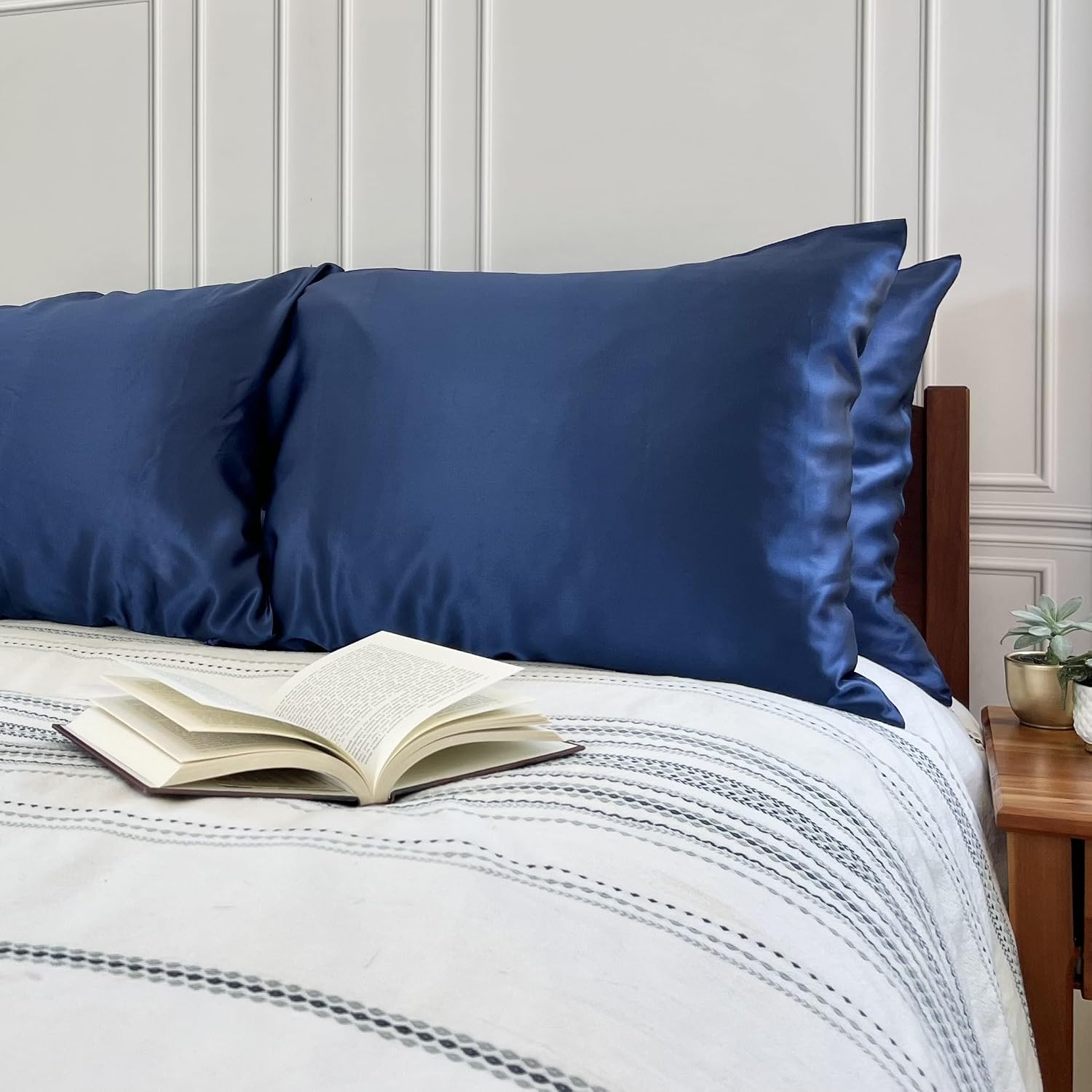 Copper Infused Pillowcase 100% Pure Silk | 22 Momme Mulberry Silk | Clearer Skin & Smoother Hair, Anti-Acne, Anti-Aging, Naturally Cooling (2 Cases, Standard, Deep Blue)