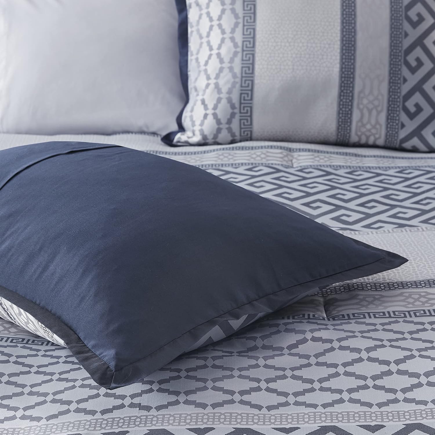 Madison Park Luxury Comforter Set-Traditional Jacquard Design All Season Down Alternative Bedding, Matching Bedskirt, Decorative Pillows, Queen (90'x90'), Bennett, Geometric Navy 7 Piece