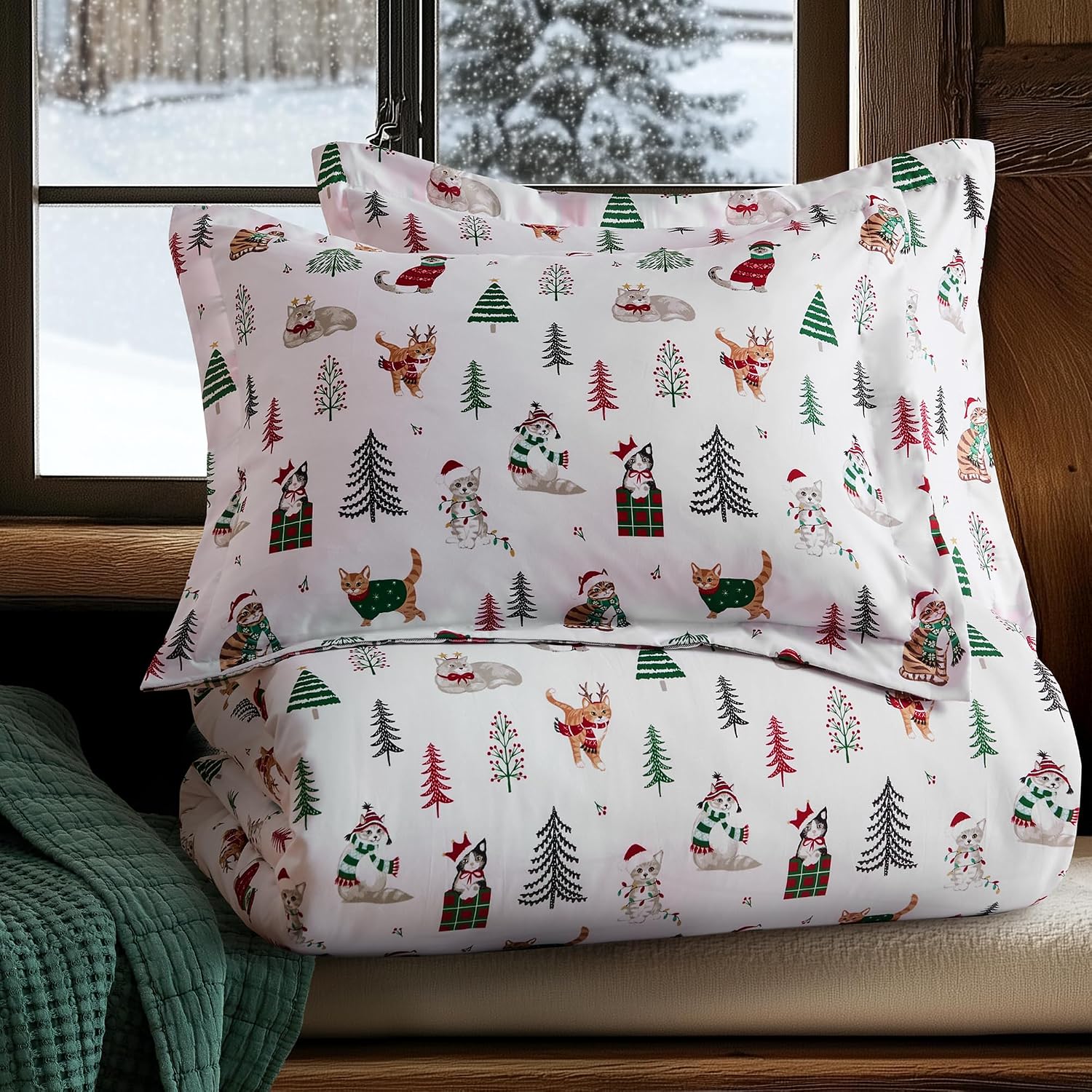 Levtex Home - Meowy Christmas Comforter Set - Full/Queen Comforter (90x94in.) + Two Shams (20x26in.) - Holiday Cats - White Red Green - Reversible - Polyester