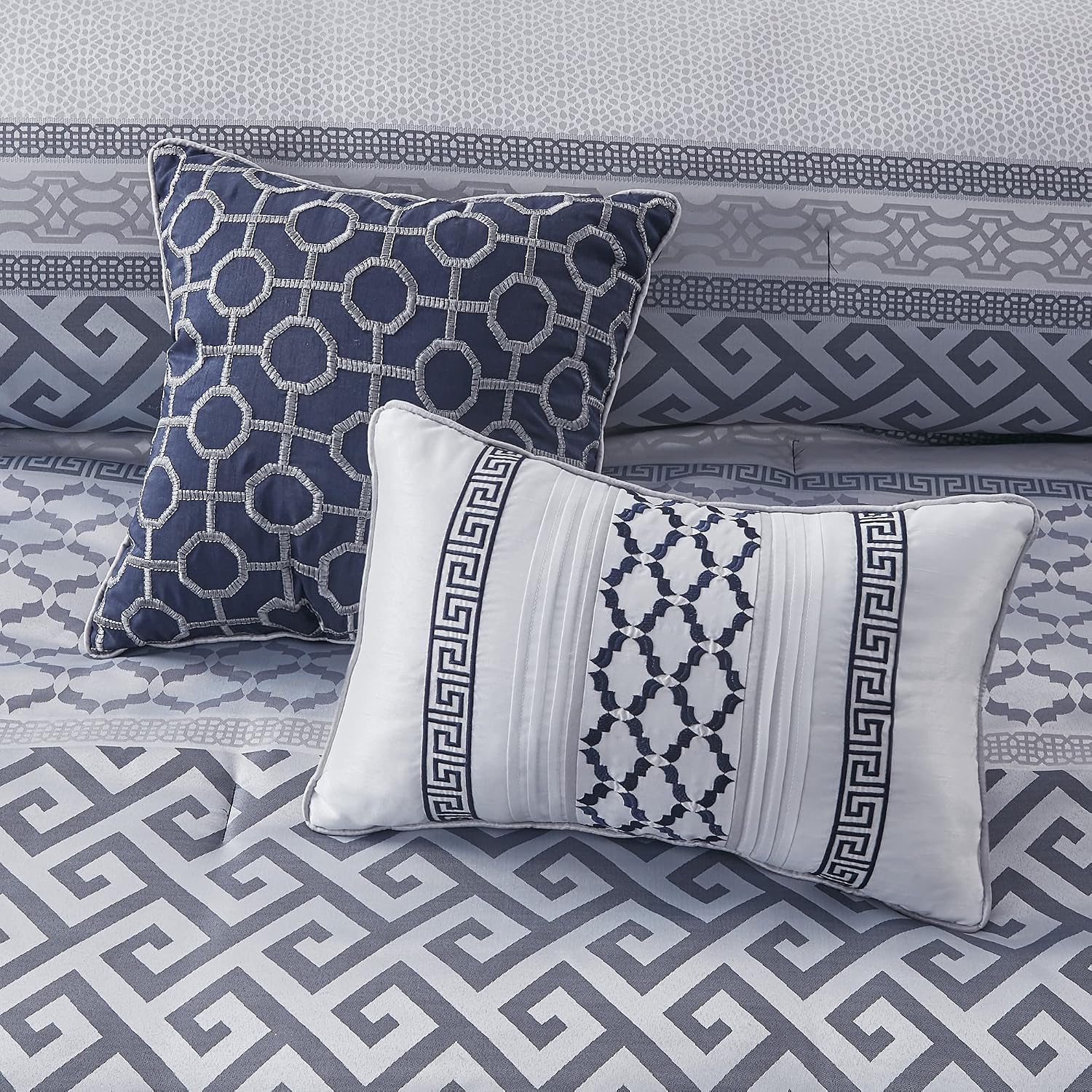 Madison Park Luxury Comforter Set-Traditional Jacquard Design All Season Down Alternative Bedding, Matching Bedskirt, Decorative Pillows, Queen (90'x90'), Bennett, Geometric Navy 7 Piece