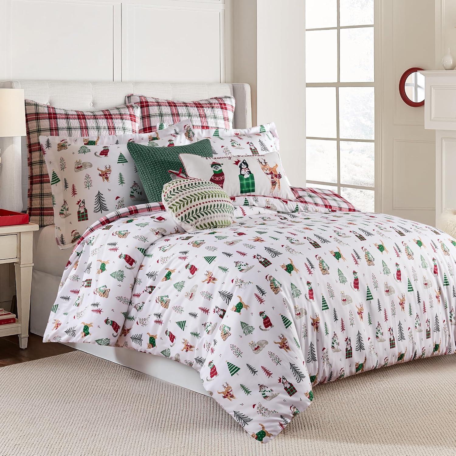 Levtex Home - Meowy Christmas Comforter Set - Full/Queen Comforter (90x94in.) + Two Shams (20x26in.) - Holiday Cats - White Red Green - Reversible - Polyester