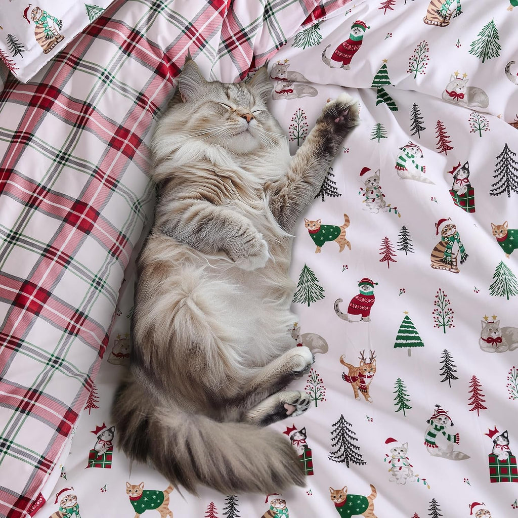 Levtex Home - Meowy Christmas Comforter Set - Full/Queen Comforter (90x94in.) + Two Shams (20x26in.) - Holiday Cats - White Red Green - Reversible - Polyester