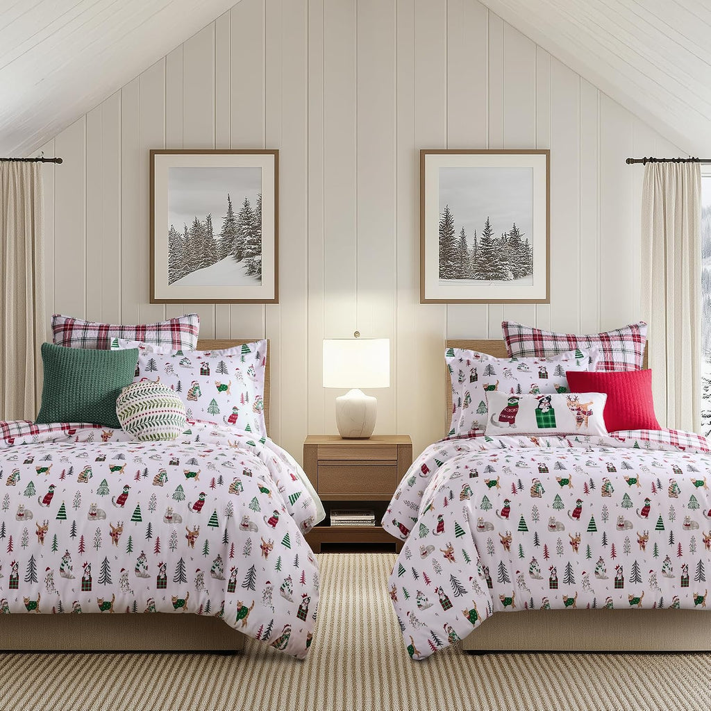Levtex Home - Meowy Christmas Comforter Set - Full/Queen Comforter (90x94in.) + Two Shams (20x26in.) - Holiday Cats - White Red Green - Reversible - Polyester