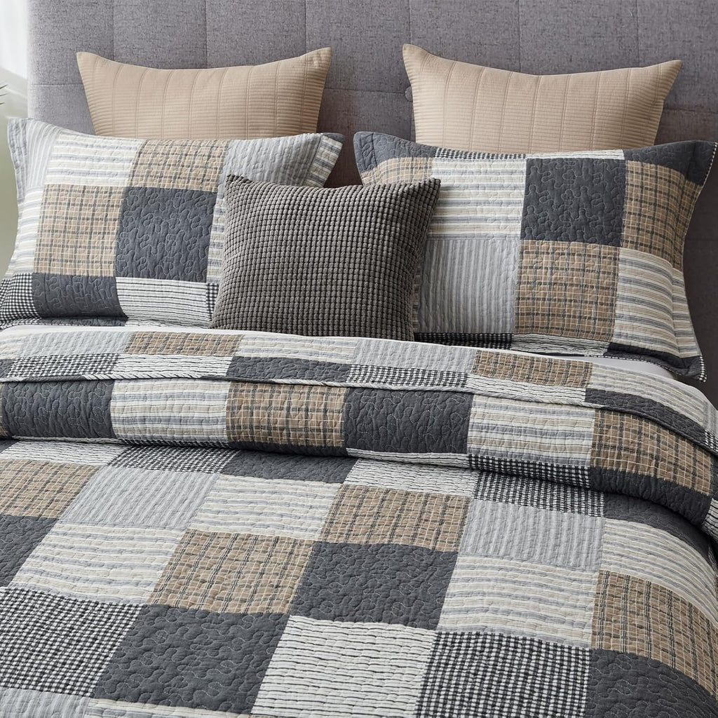 Finlonte King Quilt Bedding Set - 100% Cotton King Size Comforter, Plaid Quilted Bedspread Farmhouse Country Bed Spread, Lightweight Reversible King Quilt Sets All-Season, Gray/Brown/Black/White, 3Pcs